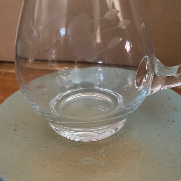 Glass pitcher. - Picture 5 of 5